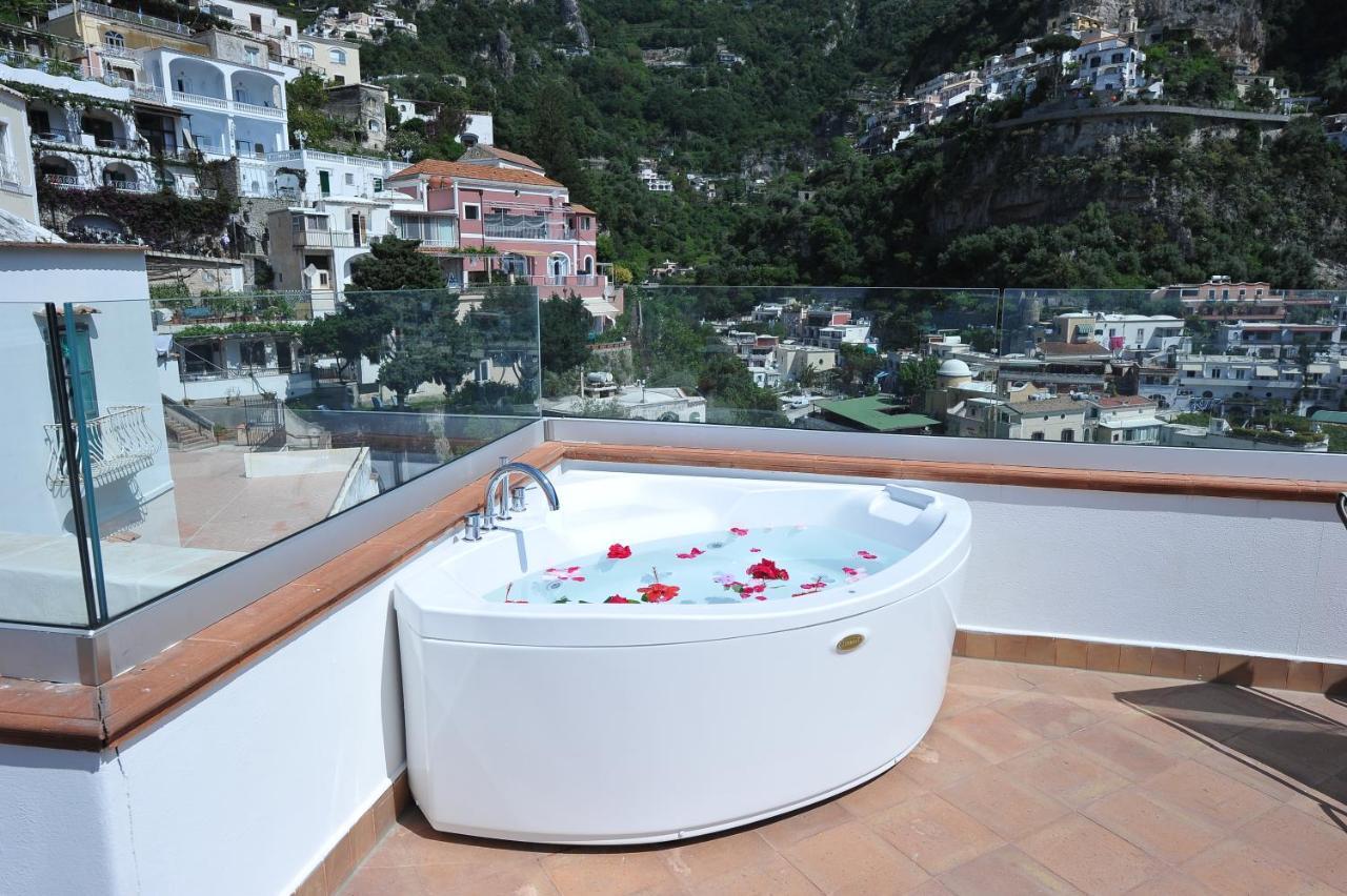 Casa Patty...Breath-Taking View! Lägenhet Positano Exteriör bild
